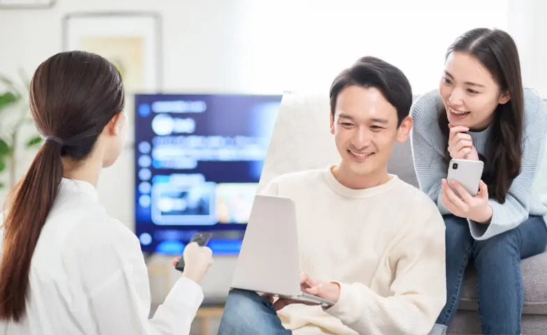 目の前のディスプレイにも、コニカミノルタの技術が？