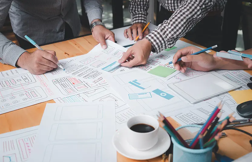 国内外のWebサイトの目的や対象者を見直していくプロセス