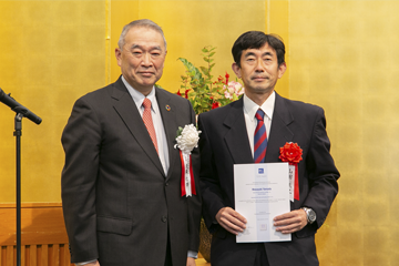 ディスプレイの光計測に関する活動で国際電気標準会議「IEC 1906賞」受賞