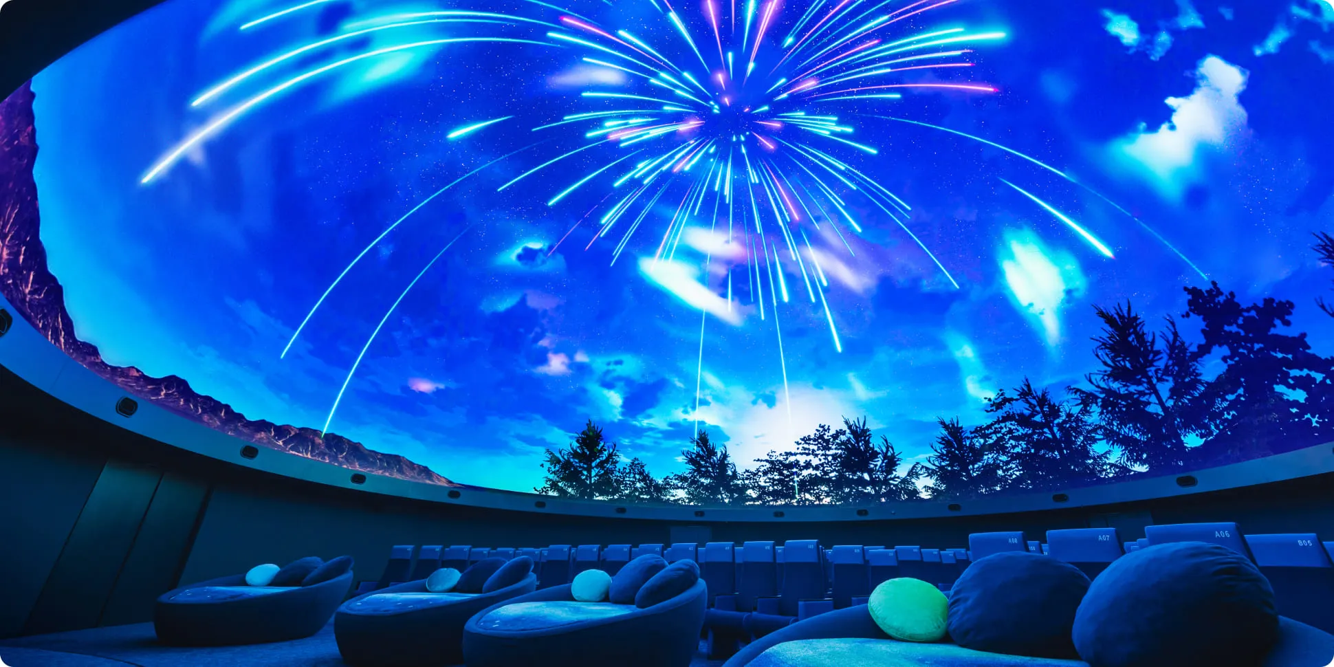 A 360-degree, vibrant space that provides an ultra-immersive experience.